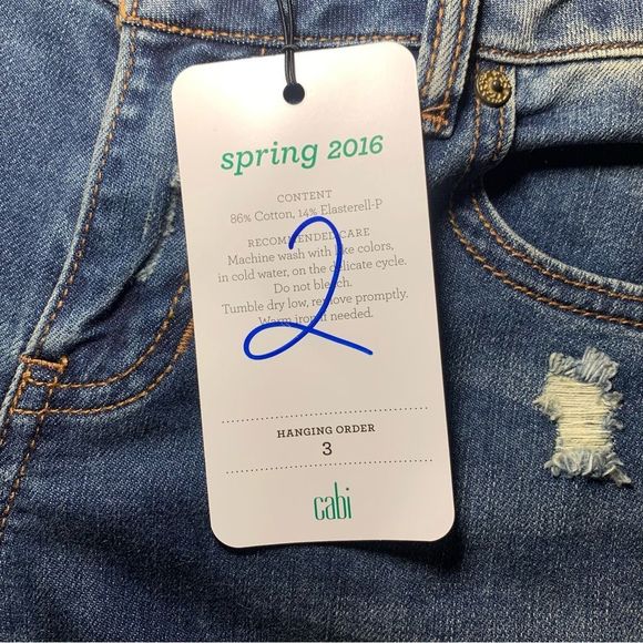 NWT CABI Medium Washed Destructed Skinny Jeans (Size 2) - Picture 7 of 16